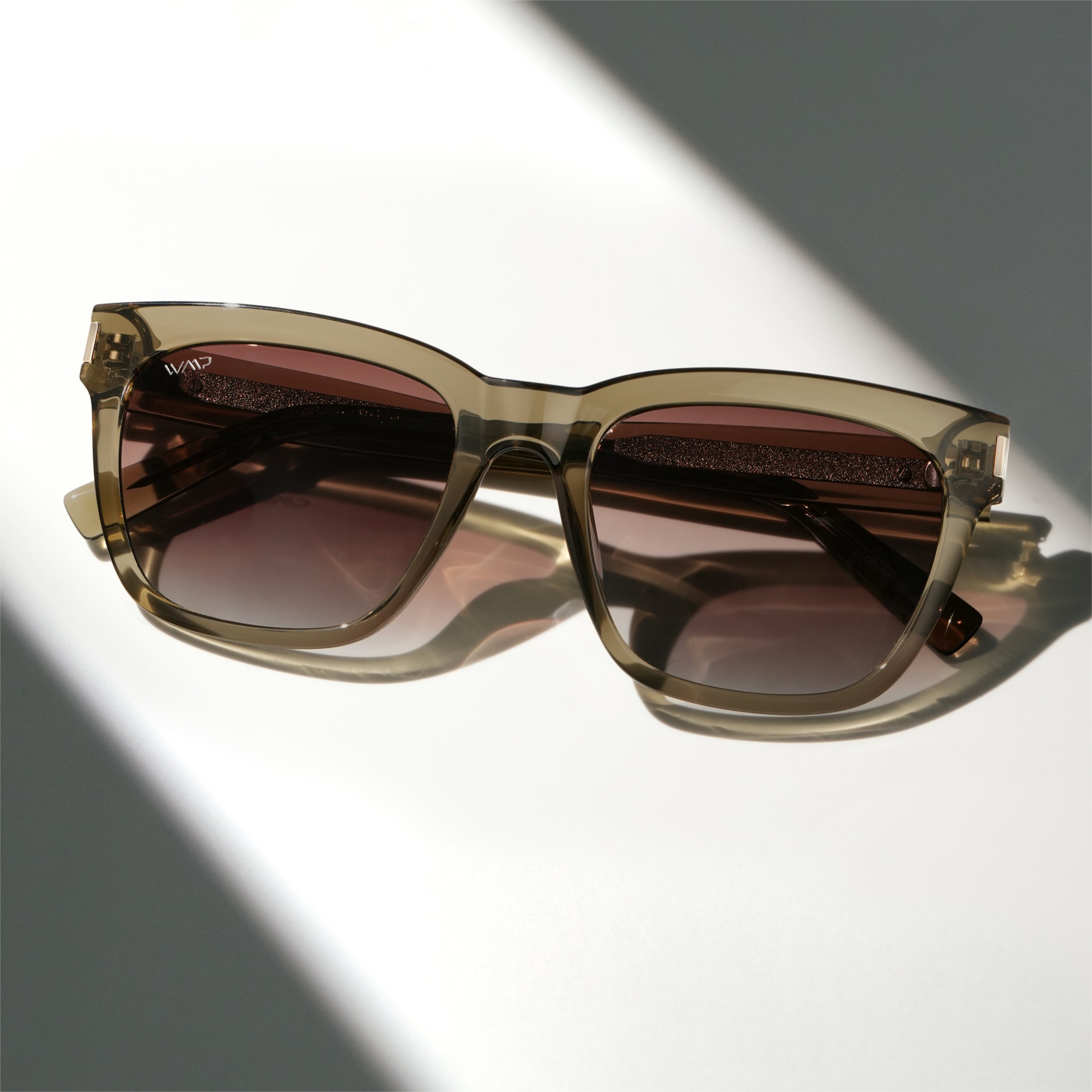 Dakota | 1076 Polarized